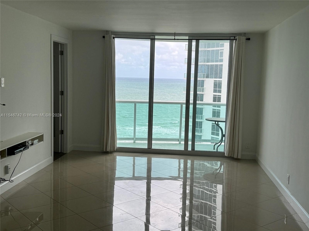 3901 S Ocean Dr - Photo 3