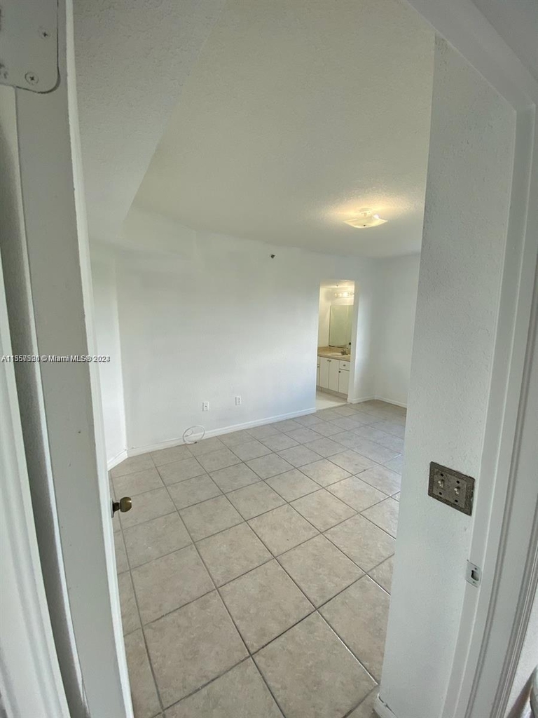 9300 Fontainebleau Blvd - Photo 7