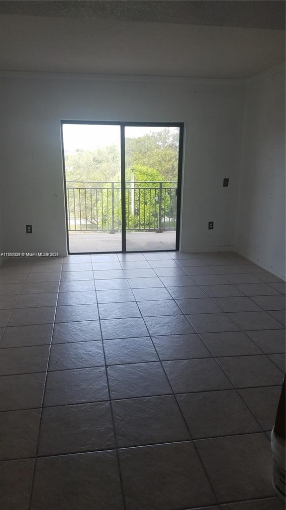 9300 Fontainebleau Blvd - Photo 4