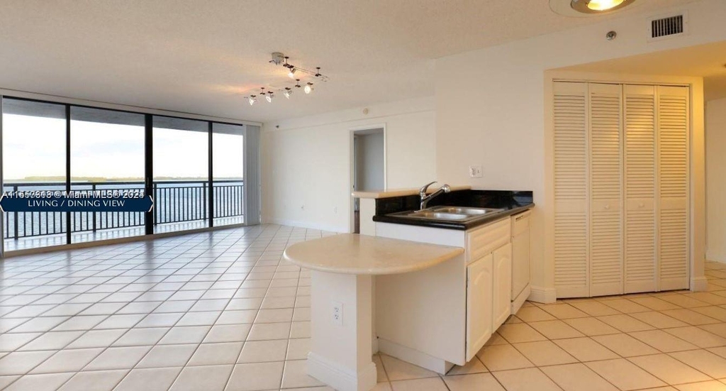 540 Brickell Key - Photo 6