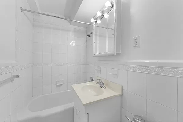 141 East 33rd Street - Photo 1