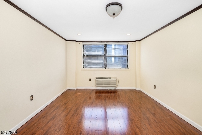 111 Mulberry St - Photo 8