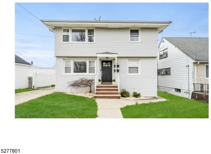 1411 Hussa St - Photo 0