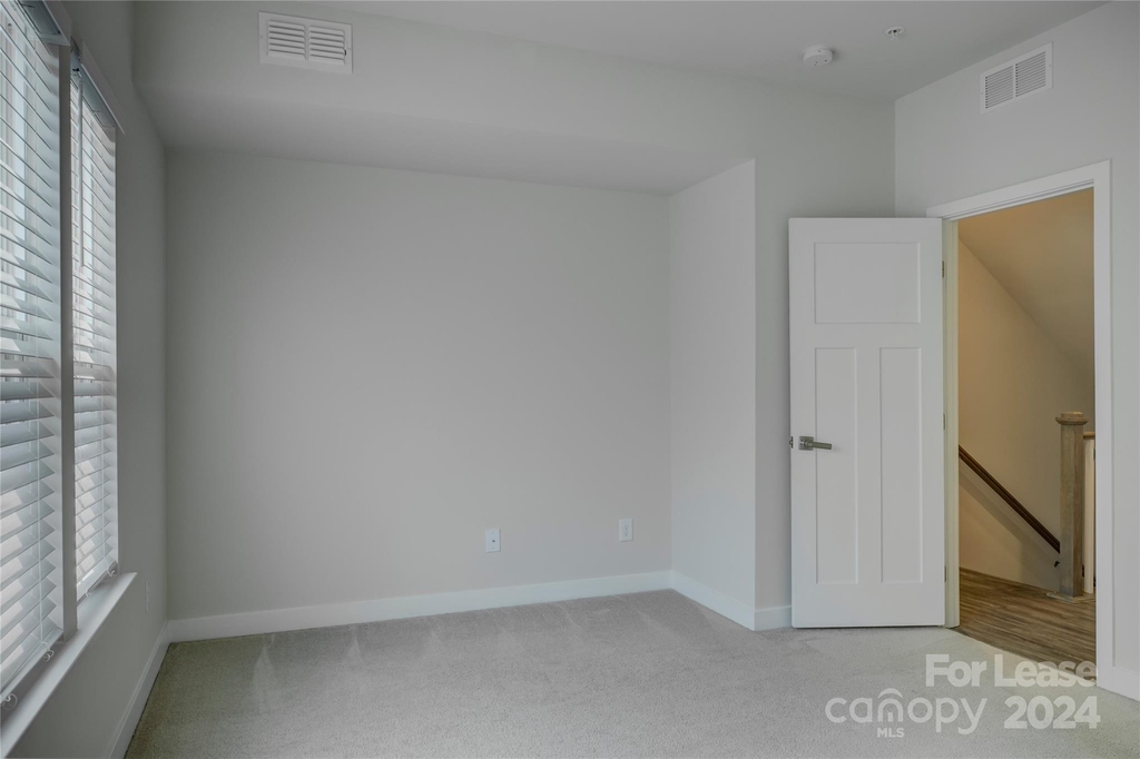 252 Parkwood Avenue - Photo 22