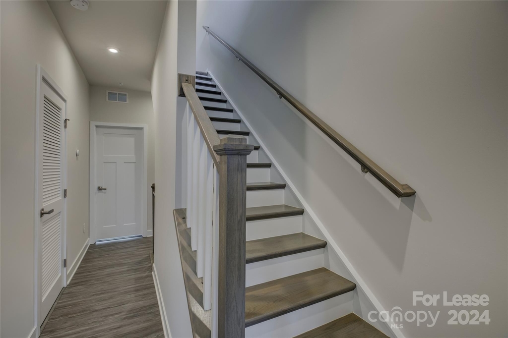 252 Parkwood Avenue - Photo 33