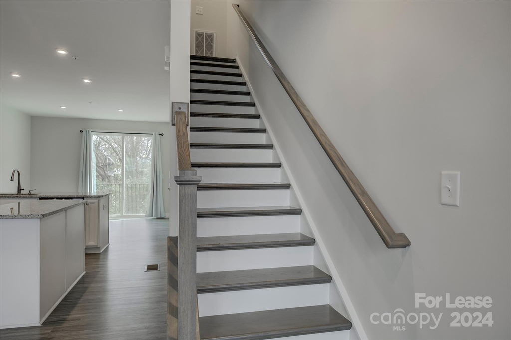 252 Parkwood Avenue - Photo 19