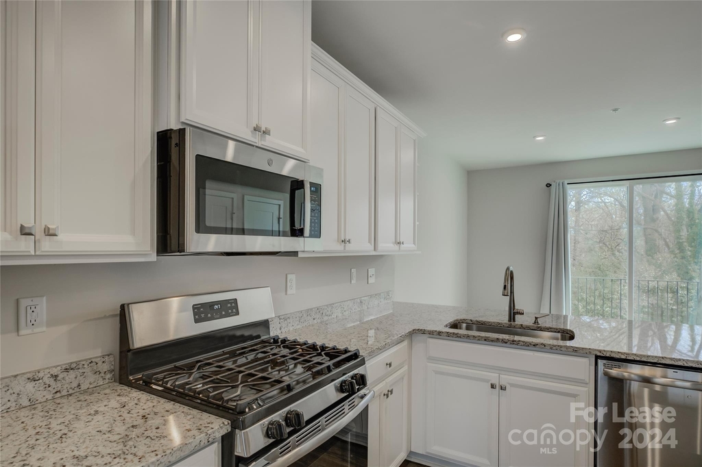 252 Parkwood Avenue - Photo 13