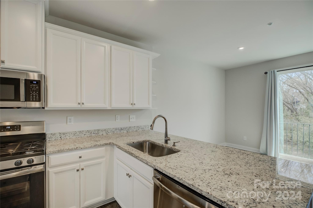 252 Parkwood Avenue - Photo 14