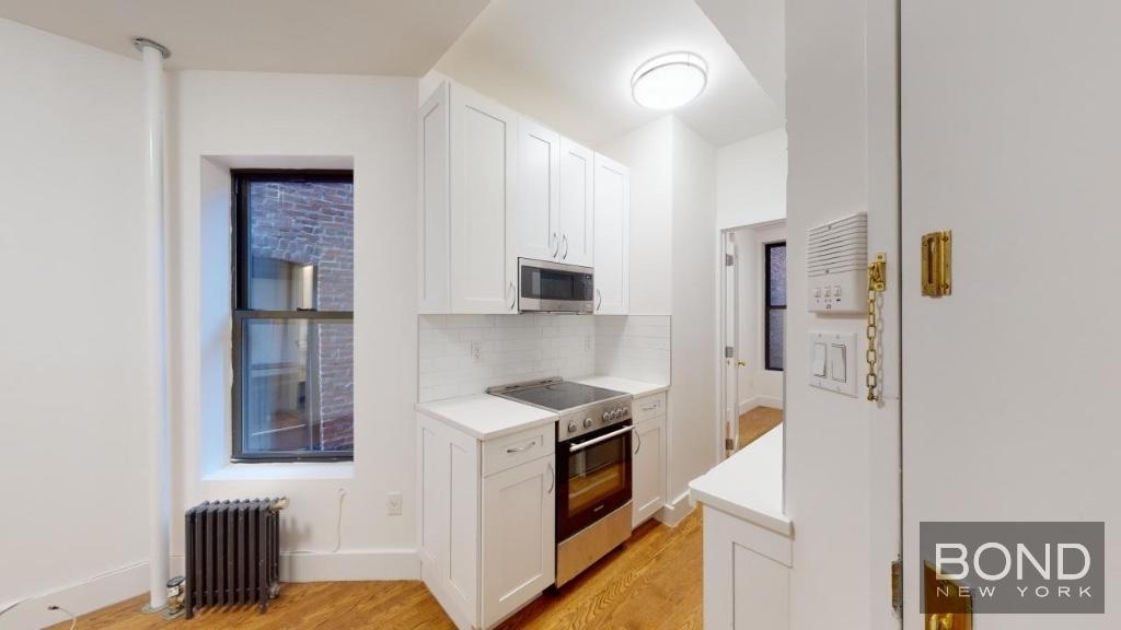 588 Amsterdam Avenue - Photo 4