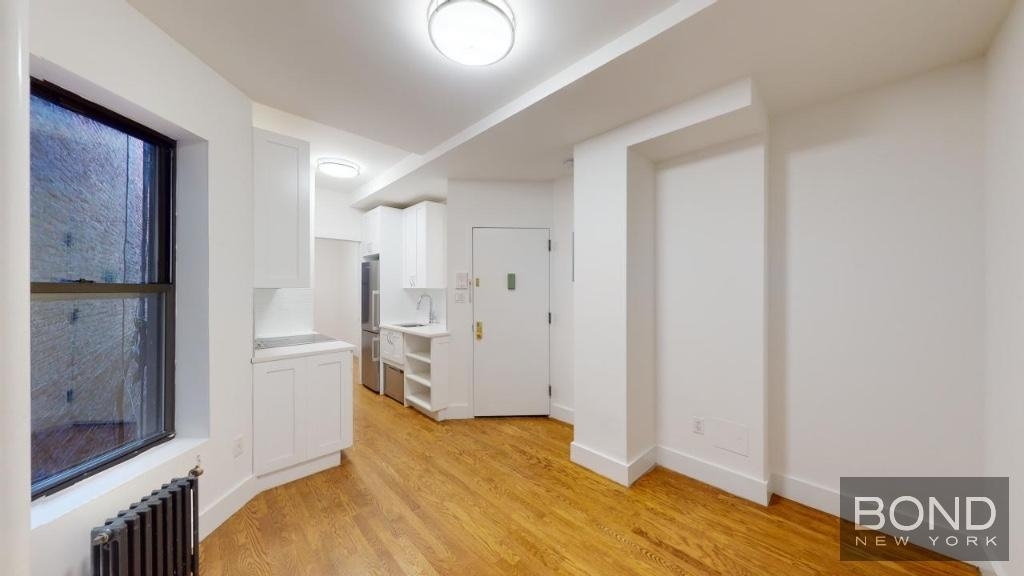 588 Amsterdam Avenue - Photo 3