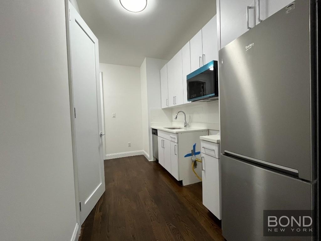 217 East 88th Street - Photo 4