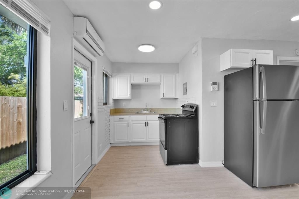 6101 Nw 9th Ct - Photo 5