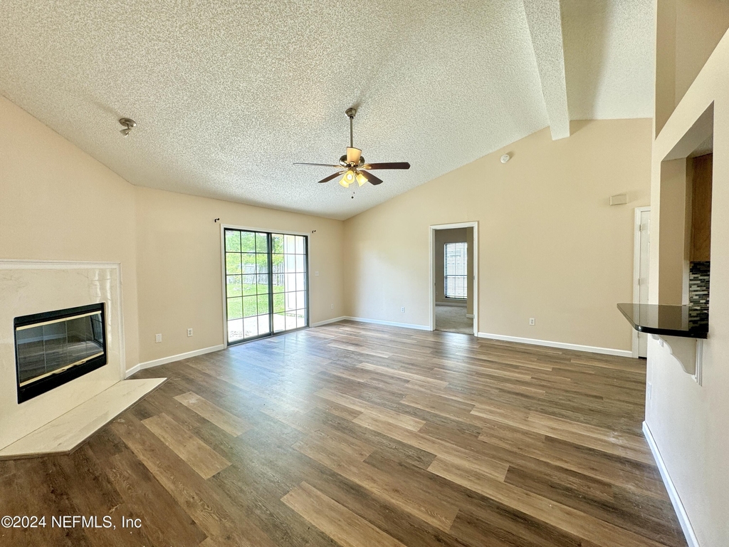 1136 Dorwinion Drive - Photo 4