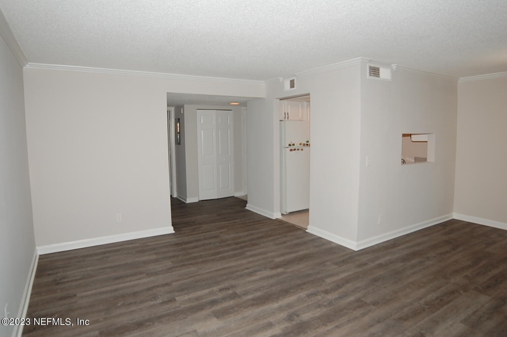 3900 Mission Drive - Photo 3