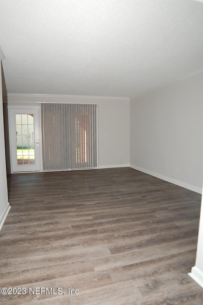 3900 Mission Drive - Photo 4