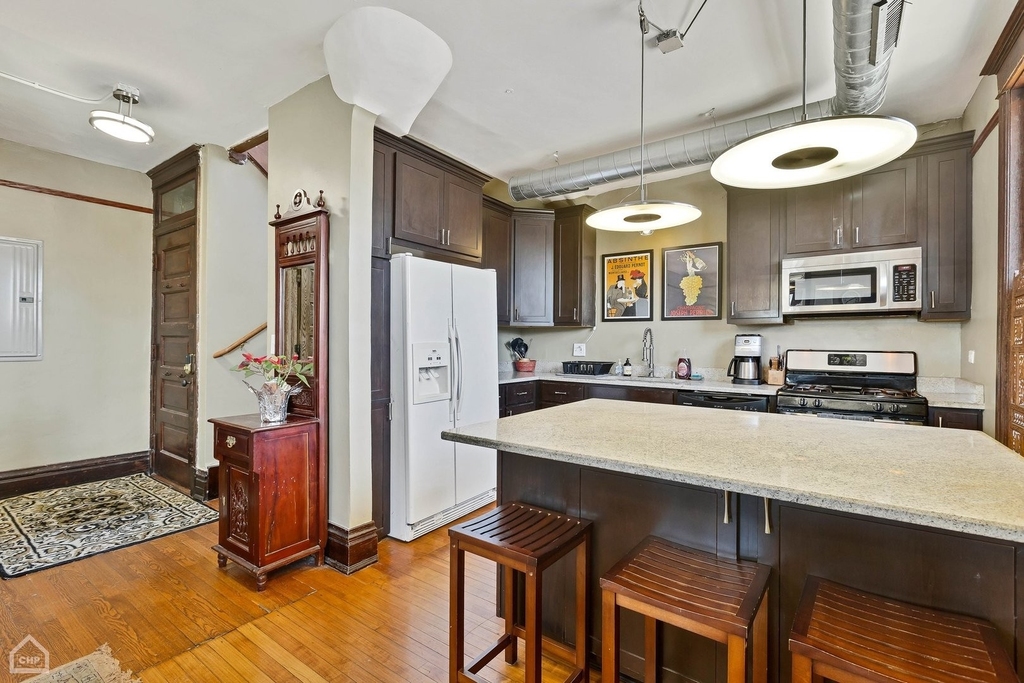 117 S Lombard Avenue - Photo 4