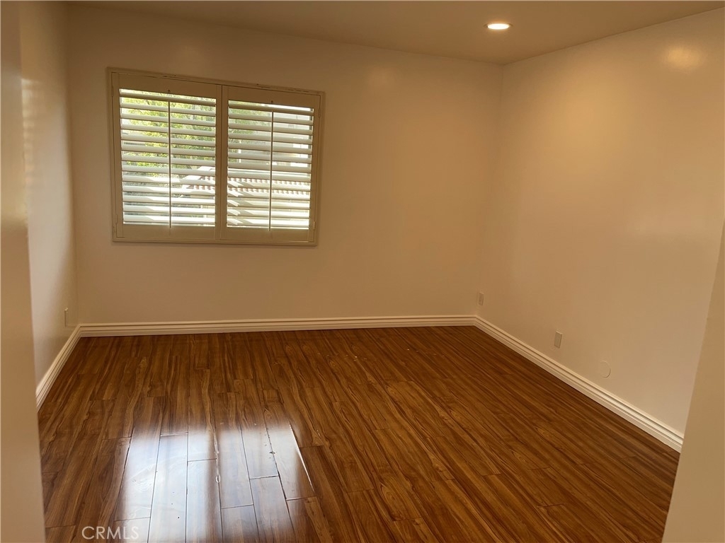 5460 White Oak Avenue - Photo 23