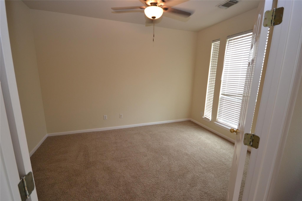 1123 Winding Creek Pl - Photo 3