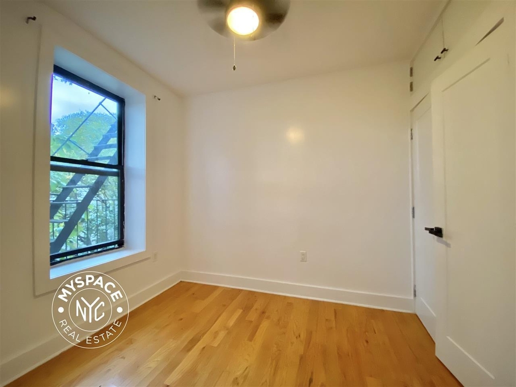 930 Dekalb Ave - Photo 1