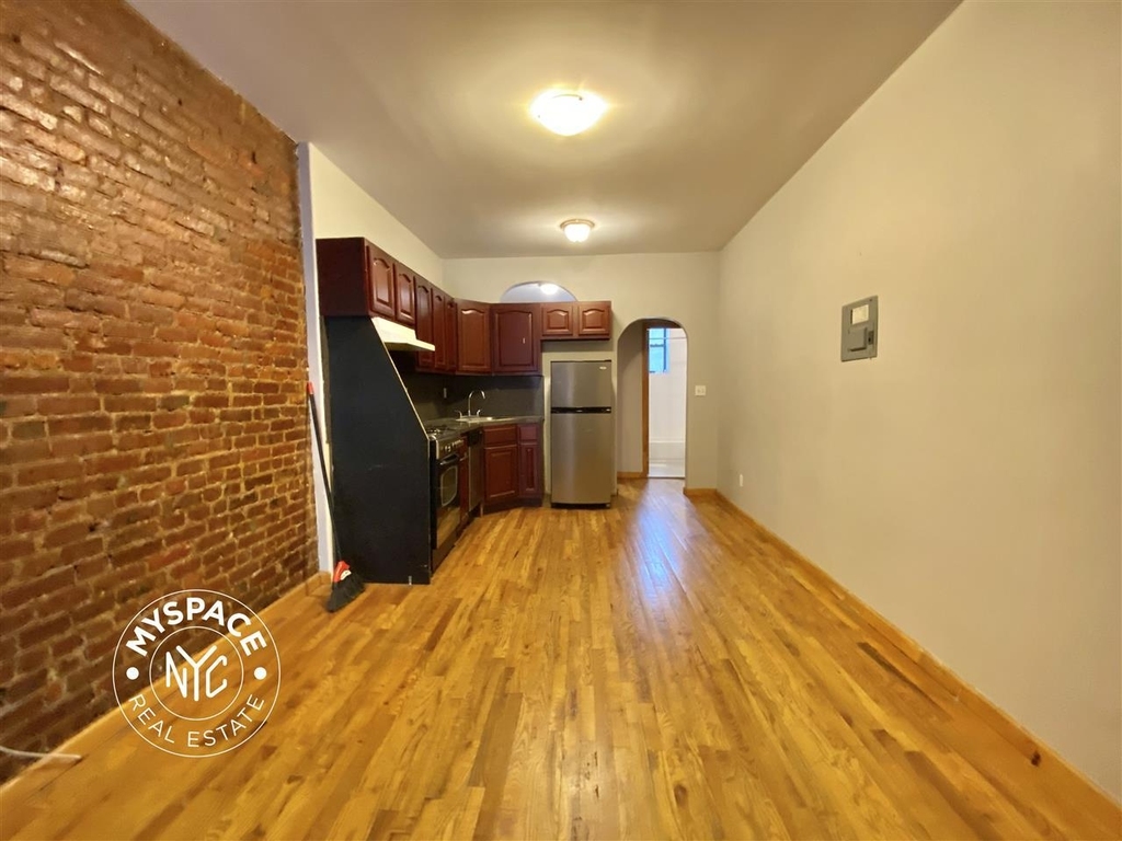 891 Bergen St - Photo 6