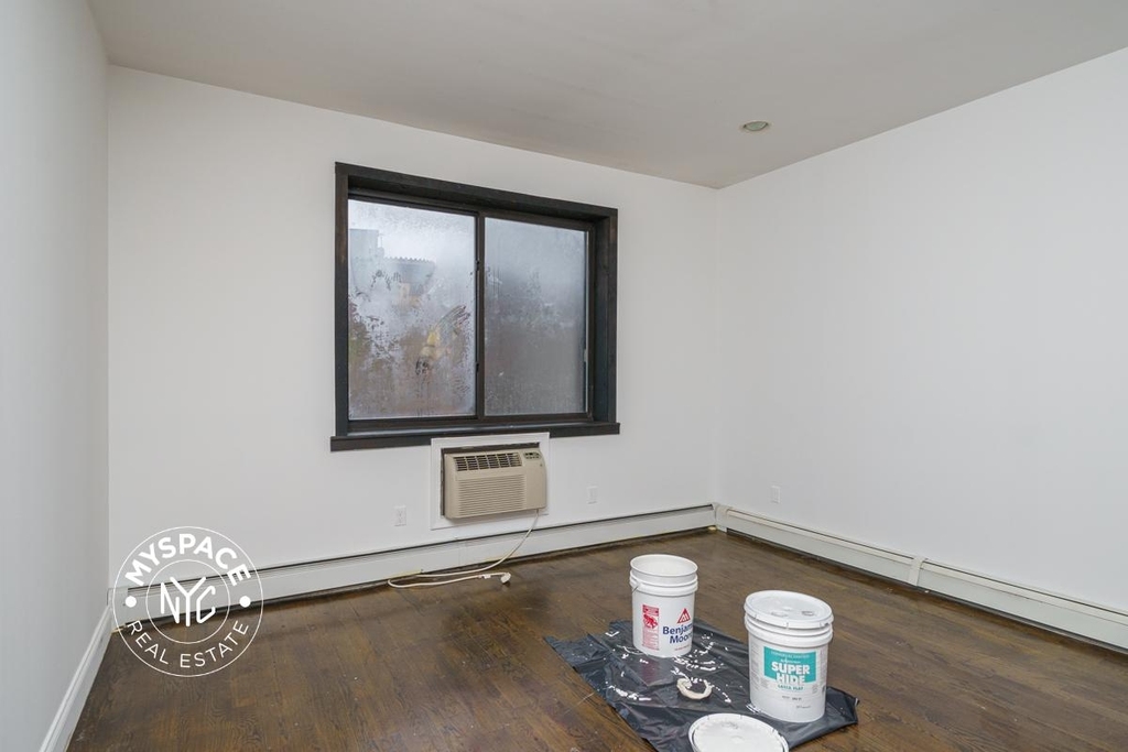 682 Bushwick Ave - Photo 2