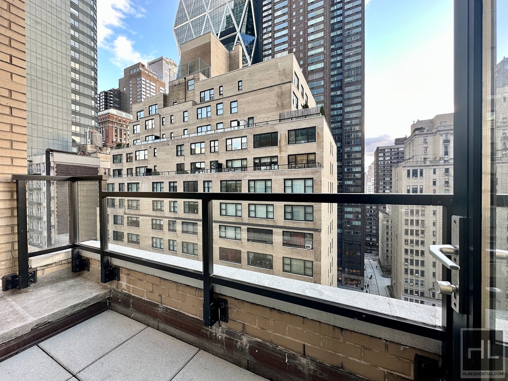 West 58th Street - Photo 1