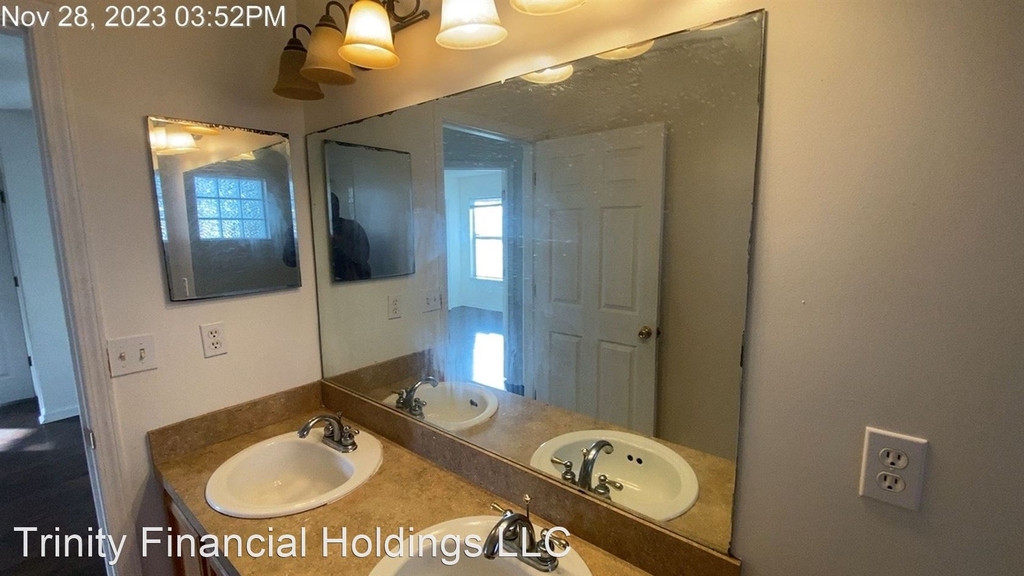 193 Glenview Dr - Photo 2