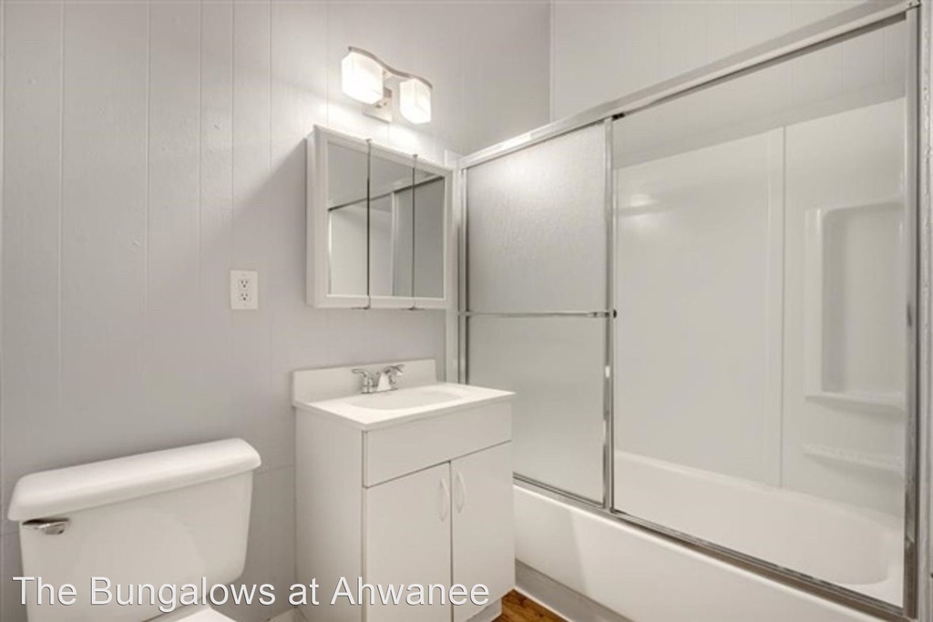 126 W Ahwanee Ave - Photo 2