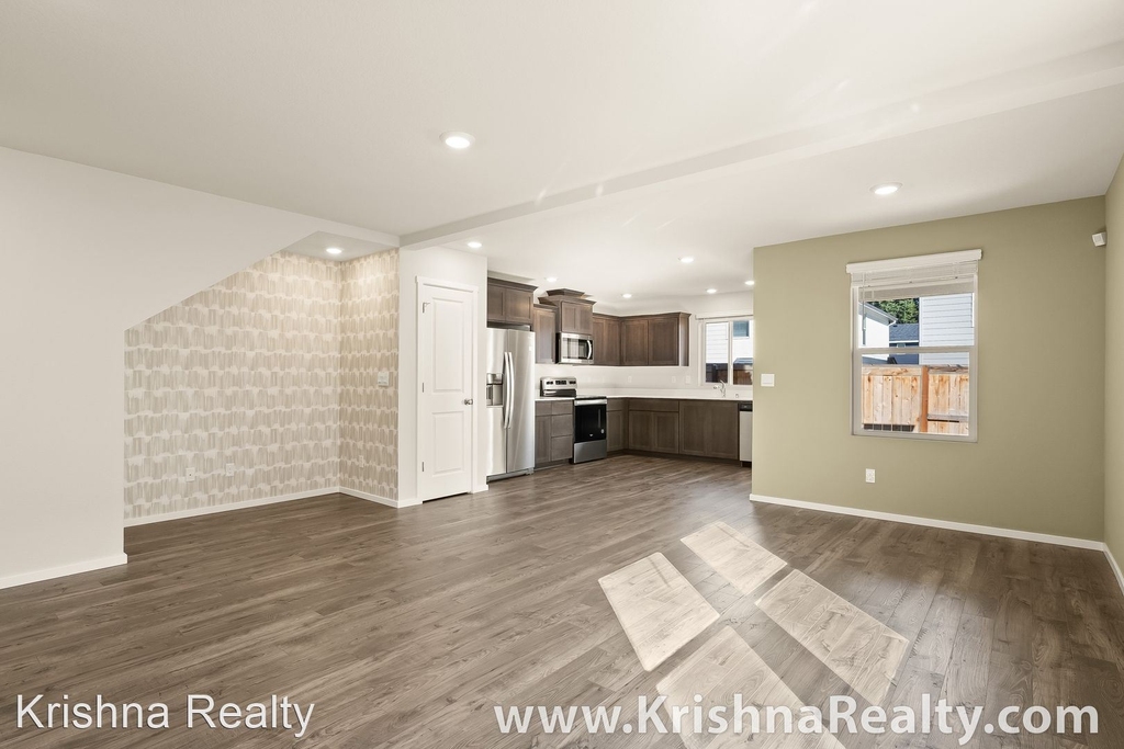 12100 Ne 68th Place - Photo 2