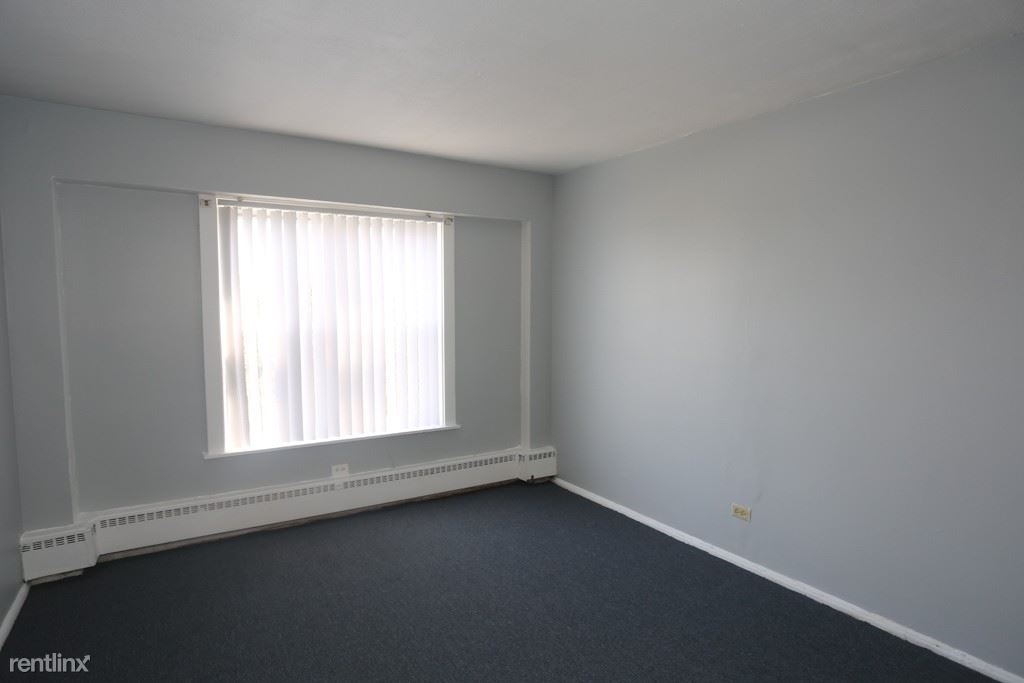 7333 N. Ridge, Unit C205 - Photo 10