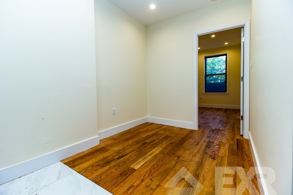 637 St Marks Avenue - Photo 2