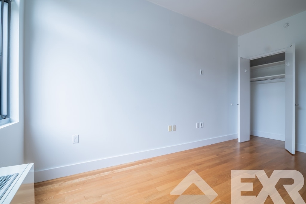 836 Bergen Street - Photo 9