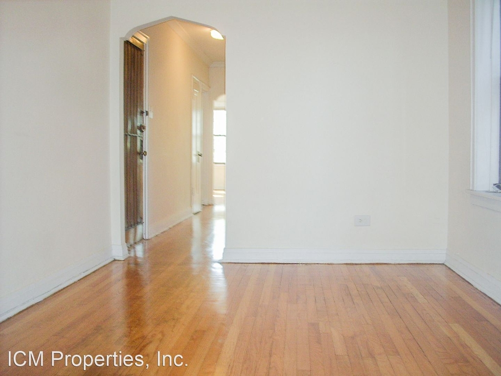 2542 W. Summerdale Ave. - Photo 2