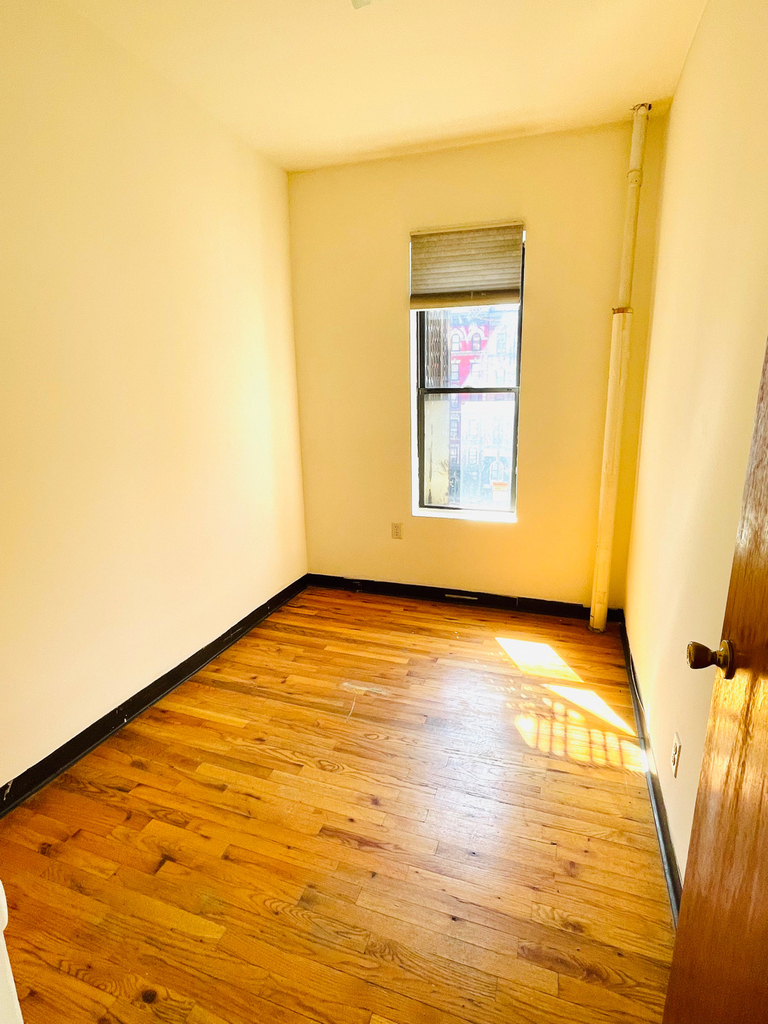 328 East 14th Street - Photo 4