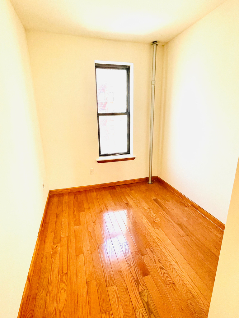 328 East 14th Street - Photo 4