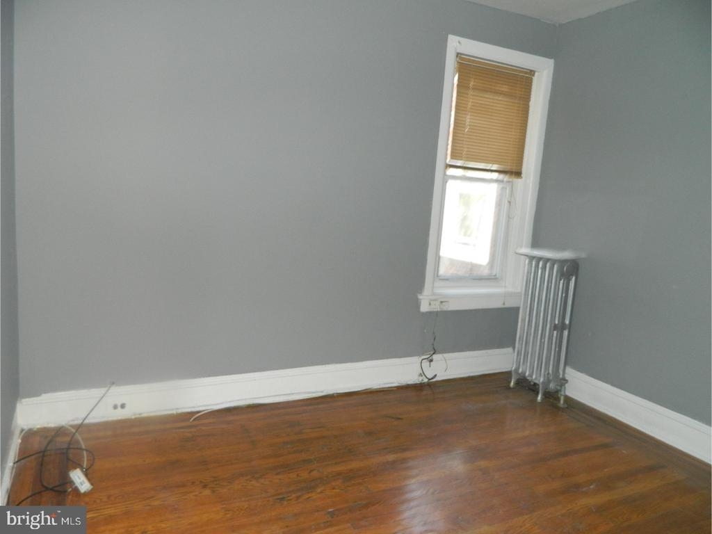 5833 Warrington Ave - Photo 11