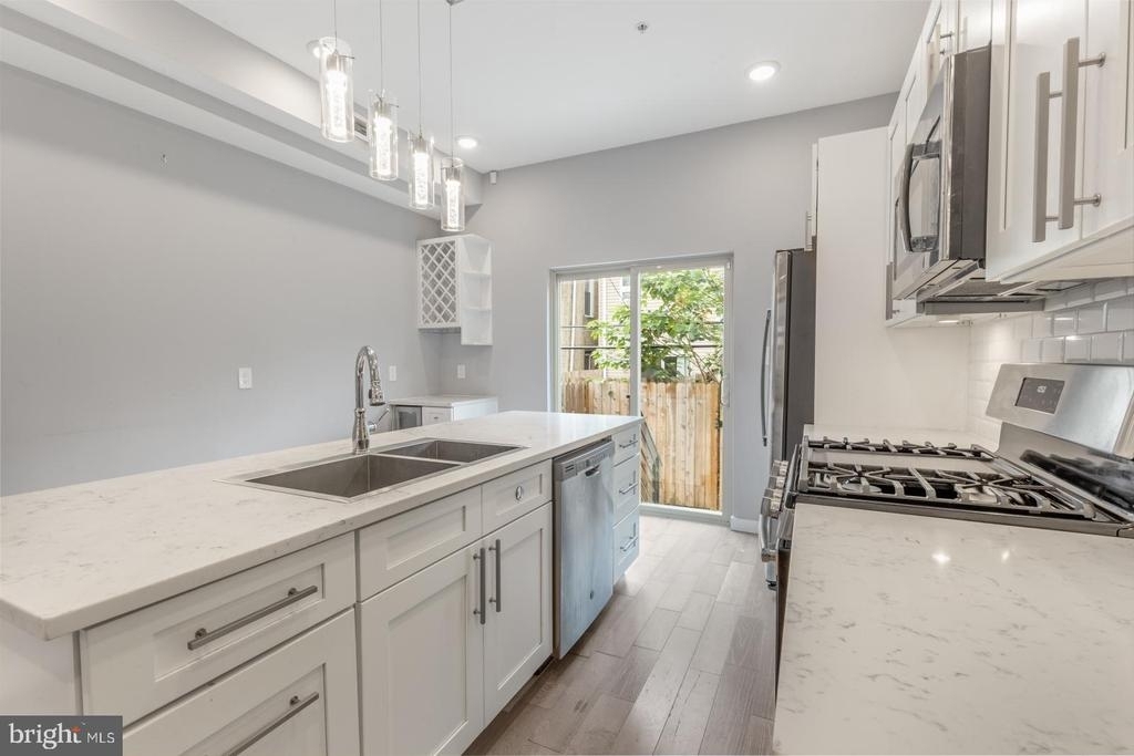 2342 Wilder St - Photo 8
