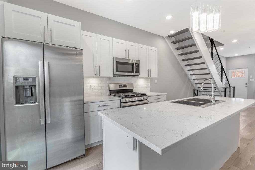 2342 Wilder St - Photo 9