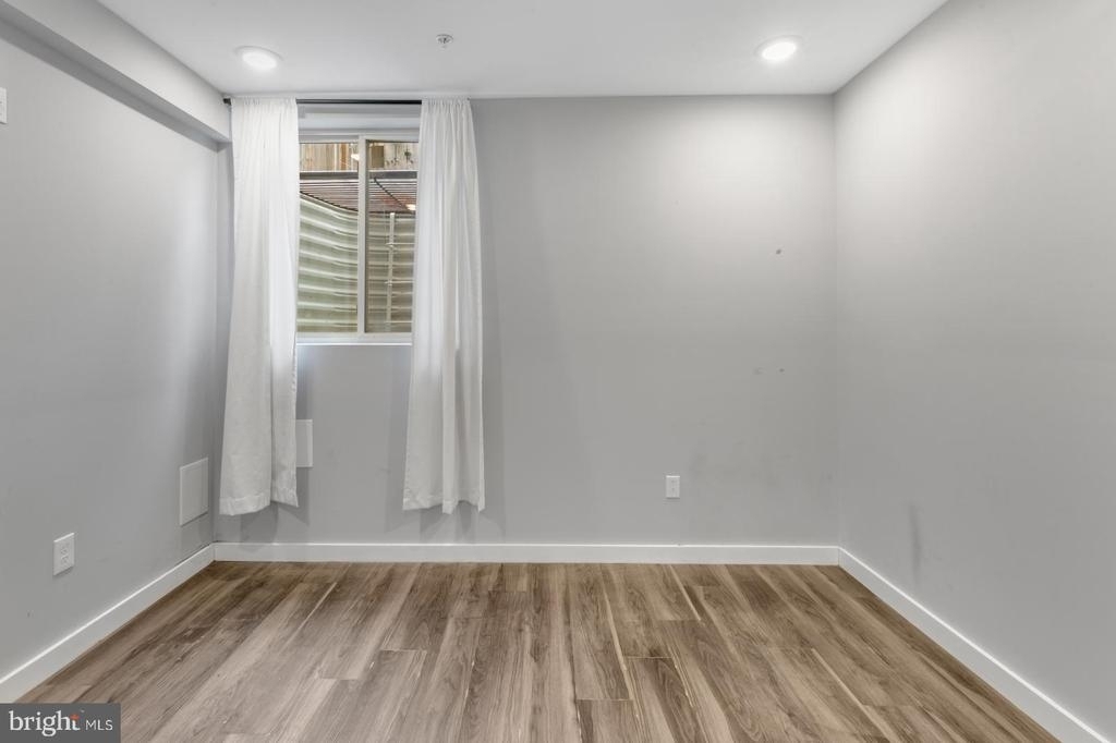 2342 Wilder St - Photo 38