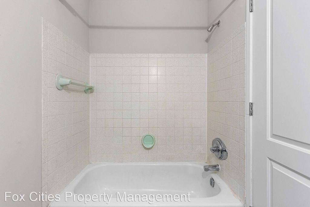 2805 10th Street - Photo 3