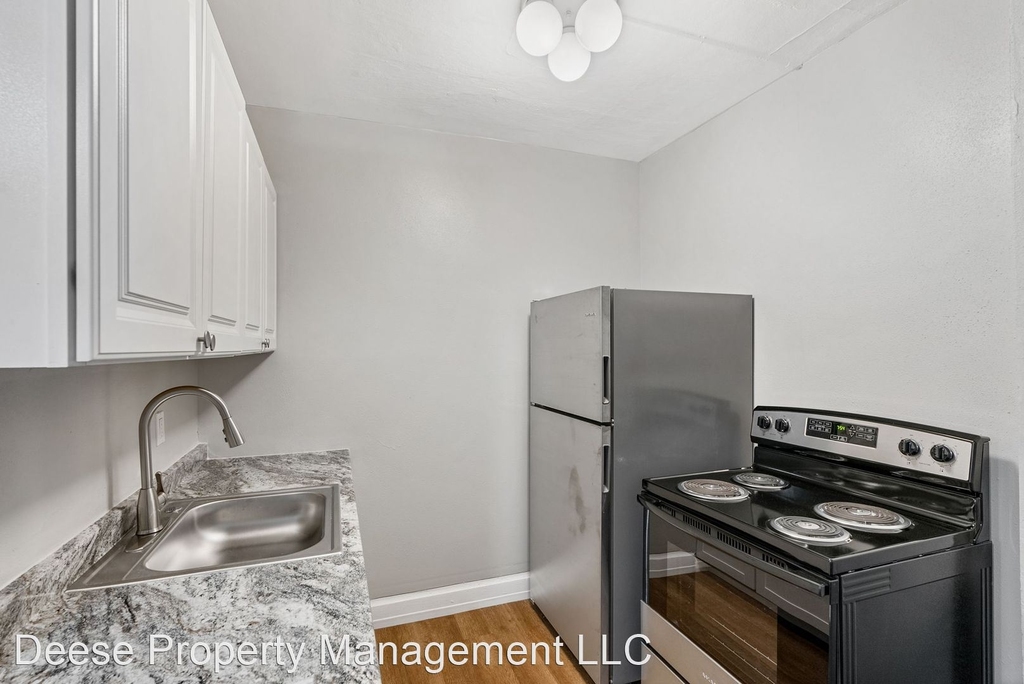 1428 W 10th Ave - Photo 3