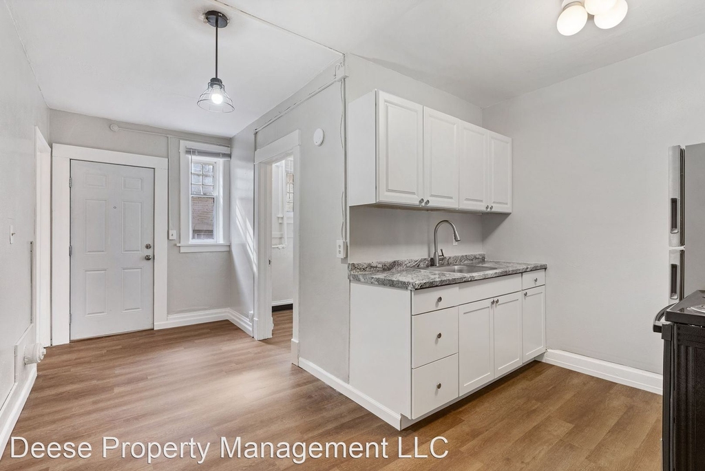 1428 W 10th Ave - Photo 1