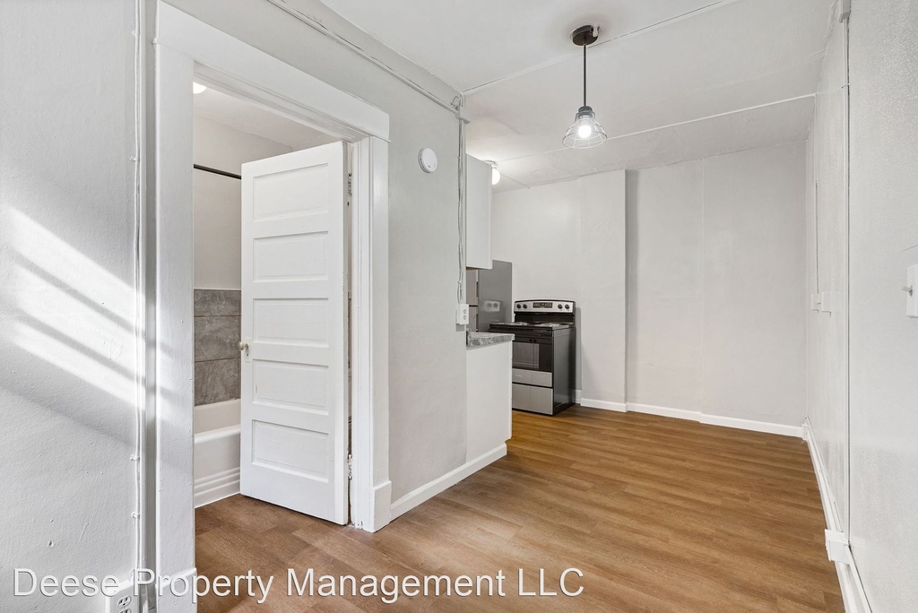 1428 W 10th Ave - Photo 2