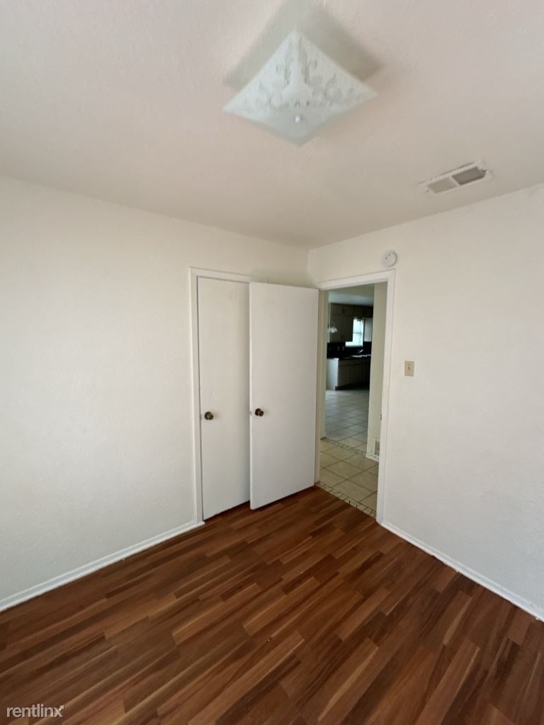 2107 Schwertner Dr - Photo 15