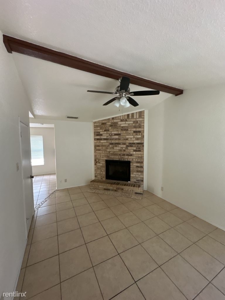 2107 Schwertner Dr - Photo 3