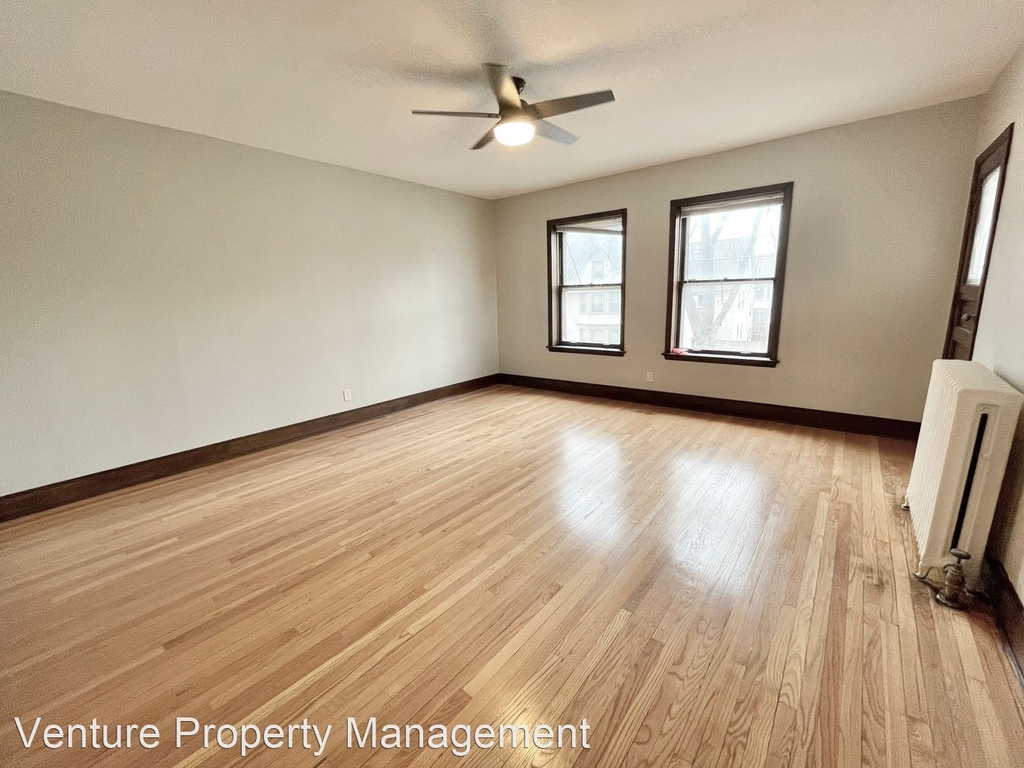 2513 E Park Pl - Photo 3