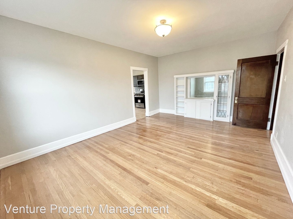 2513 E Park Pl - Photo 13