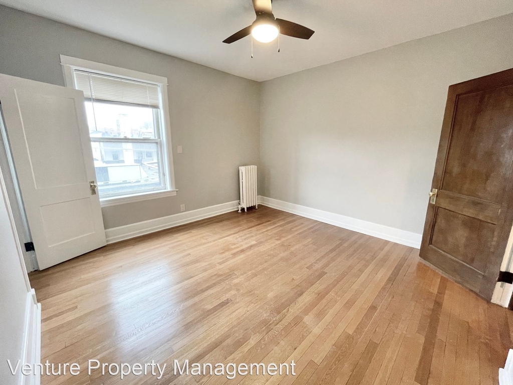 2513 E Park Pl - Photo 7