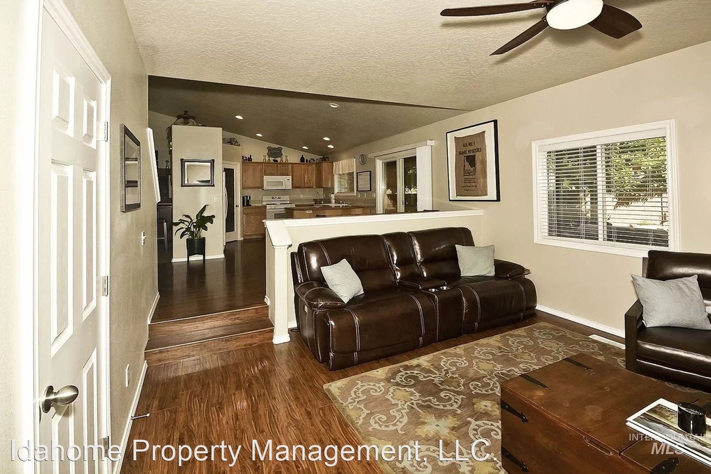 10122 W Aguila Ct - Photo 3