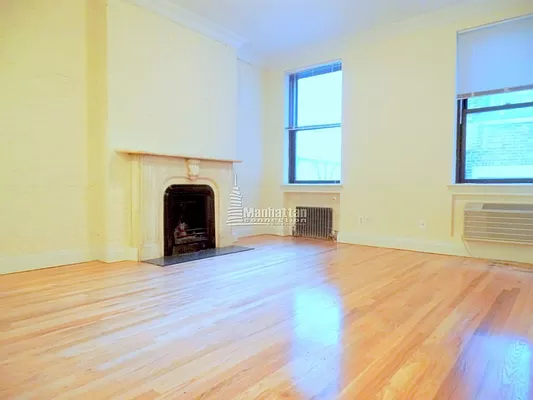 130 East 24th Street - Photo 1